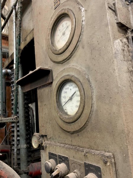 150 TON DAKE MODEL #18-467 4-POST DOWN ACTING HYDRAULIC SPOTTING PRESS. STOCK # 1265220