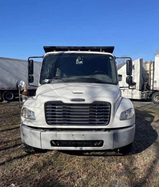 Freightliner M2 106 Medium Duty &amp; Dump Truck, 2020 – ~6700 Miles