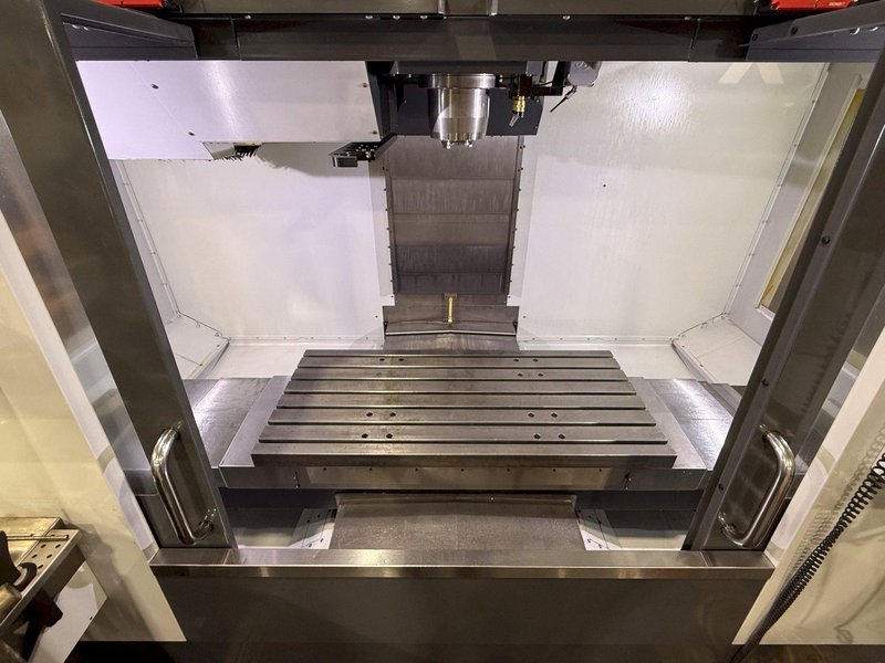 2013 HAAS MODEL #VF5 CNC VERTICAL MACHINING CENTER: YOBRO #24379
