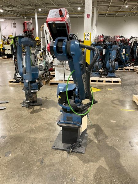 FANUC ARC MATE 120ID/12L ARC  W R30IB CONTROLLER + FRONIUS TPS 400I WELDER