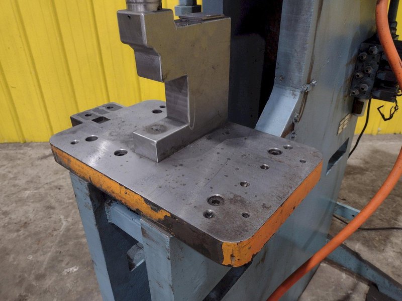 20 TON BTM MODEL #P20F TOG-L-LOC AIR TOGGLE SHEET METAL PRESS: YOBRO #24795