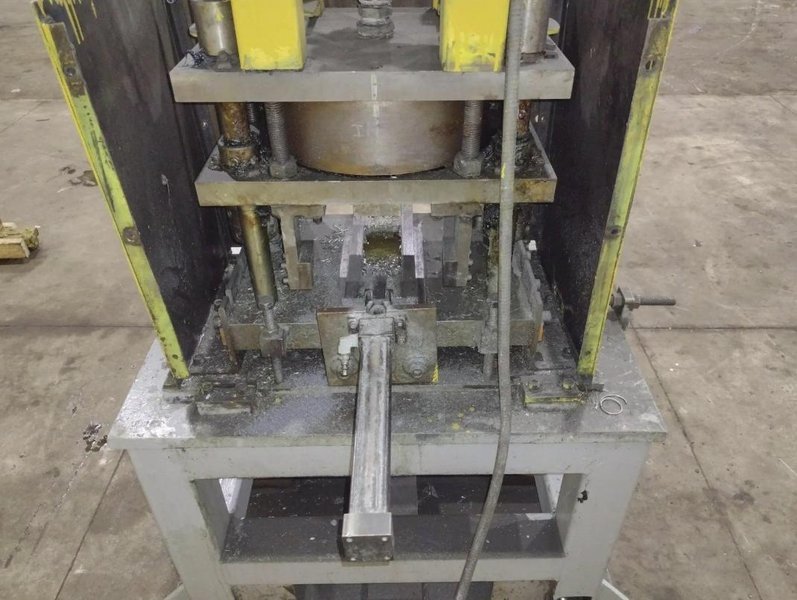 7 TON AIRAM ARDCOR PNEUMATIC 4-POST CUTOFF PRESS. STOCK # 0537226