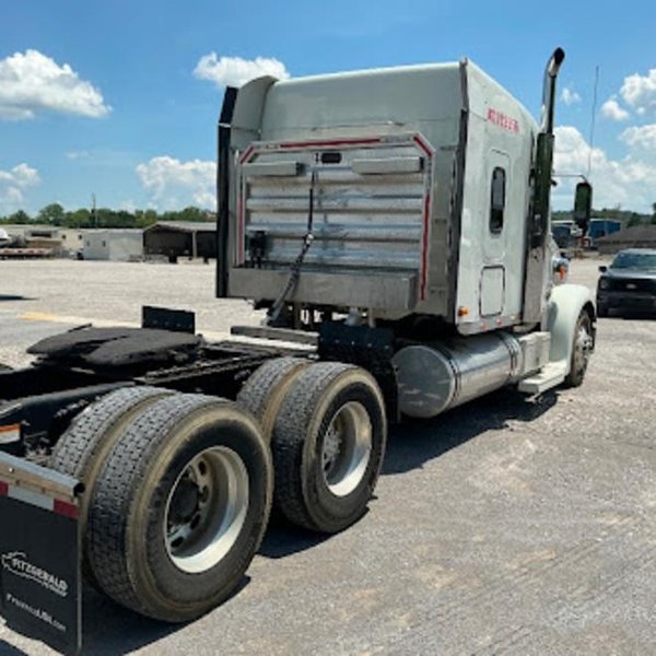 Freightliner Coronado Glider Truck – Detroit Series 60 12.7L, 500HP, 70″ Sleeper, Air Ride, 2017