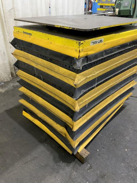 2,500 LB AUTOQUIP SERIES 35 HYDRAULIC LIFT TABLE: STOCK #81279