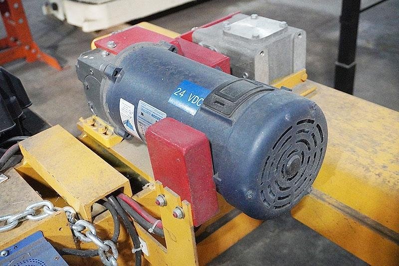 4,000 LBS CALDWELL BATTERY POWERED PORTABLE &amp; ADJUSTABLE SHEET LIFTER: YOBRO #24914