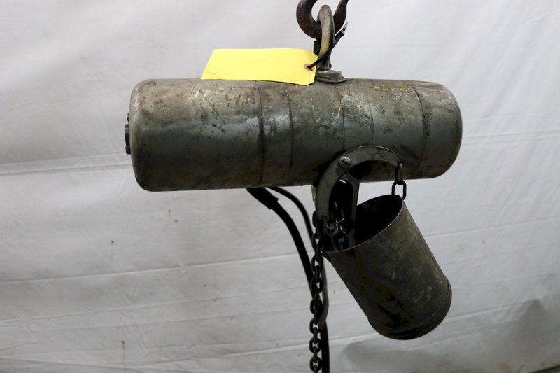 1/4 TON 500 LBS LOADSTAR ELECTRIC CHAIN HOIST: STOCK #12003