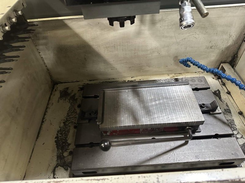 Mitsubishi EA8 Sinker EDM, 1999 – Tool Changer