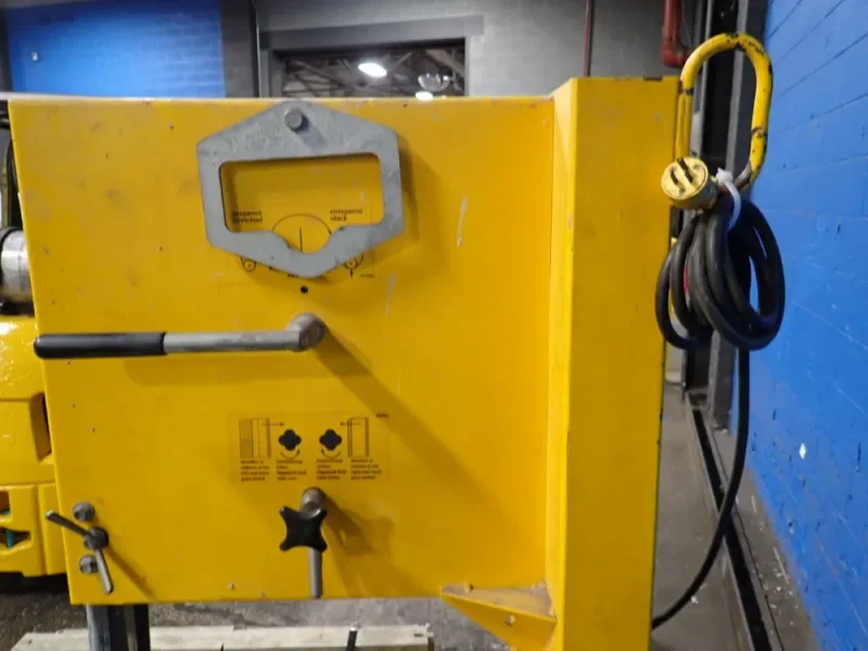 YTONG 19" X 16" VERTICAL BAND SAW  -  MBS-502