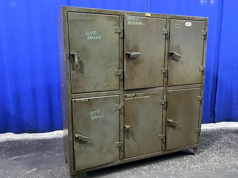 STRONG HOLD 6 DOOR LOCKERS
