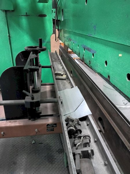 230 Ton x 12′ Niagara HD-230-10-12 Press Brake, 1979