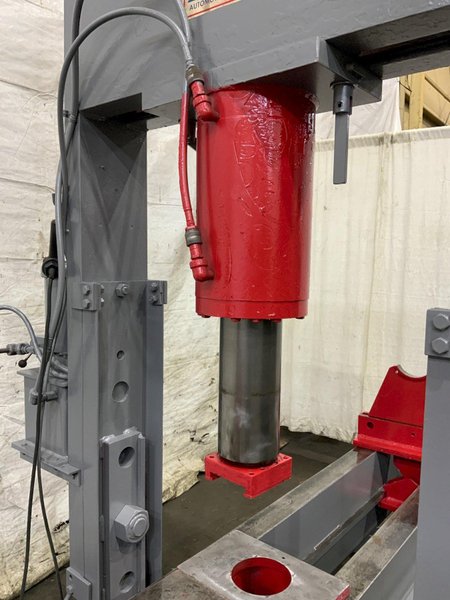 150-TON BEE LINE TRAVEL FRAME HYDRAULIC STRAIGHTENING PRESS: STOCK #80962