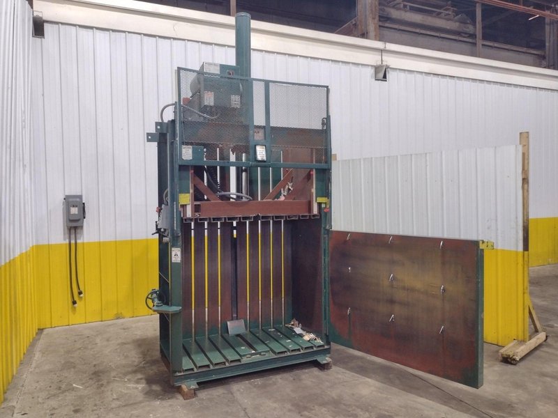 60" X 30" X 48" MASTER COMPACTION MCAIN EPCO MODEL #E-11 VERTICAL HYDRAULIC CARDBOARD BALER: YOBRO #25801