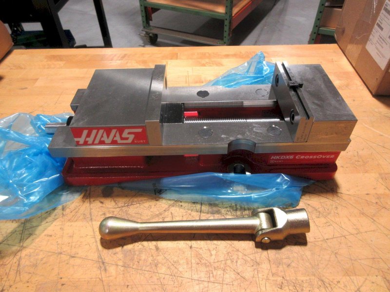 Haas Kurt DX6 6&quot; Machine Vise W/ Steel Hard Jaws &amp; Handle NEW IN BOX!- Auction Item