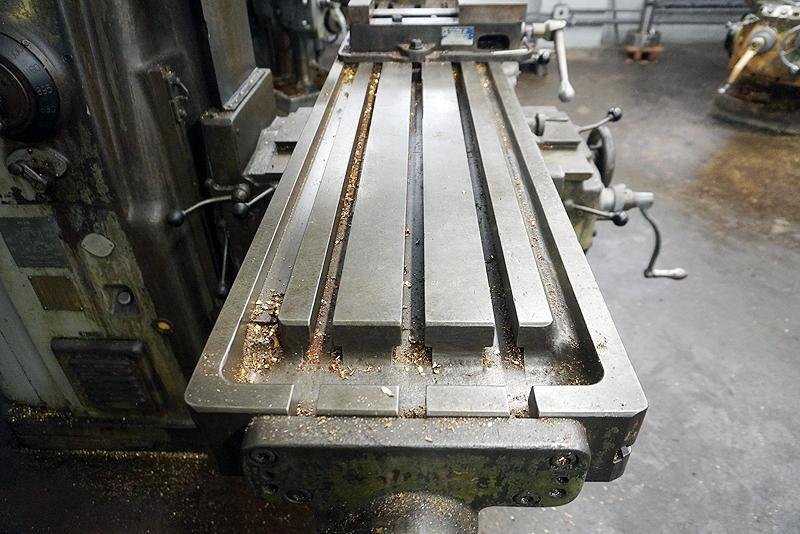 #3 CINCINNATI MODEL #3MI HORIZONTAL UNIVERSAL MILL WITH TOOLMAKERS OVERARM SPINDLE: YOBRO #25929