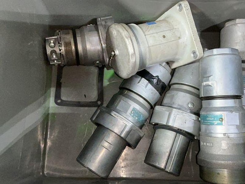 CROUSE HINDS ARKTITE PLUGS