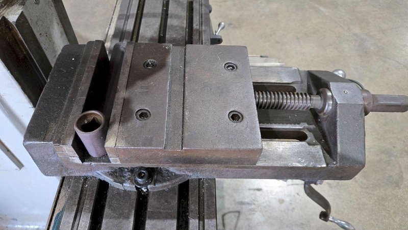 ACER 3VS VERTICAL MILL USED