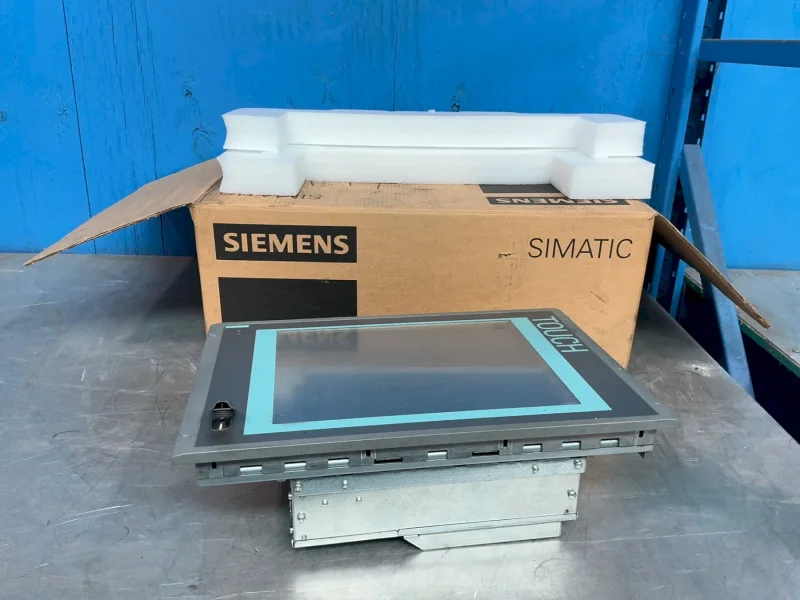 SIEMENS SIMATIC HMI IPC677C  -  6AV7892-0FD21-1AB0