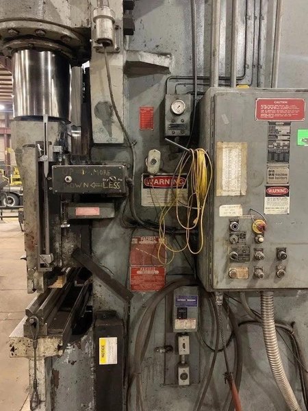 400 Ton x 16′ Pacific K400-16 Press Brake, 1985