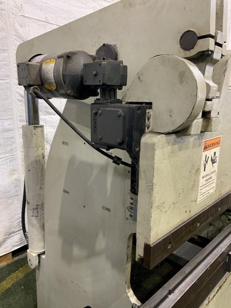 60 TON X 8' ACCURPRESS HYDRAULIC PRESS BRAKE: STOCK #80973