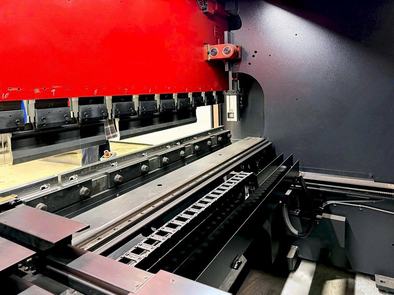 Amada HG 2204 243 Ton x 14' Bed Hydraulic Press Brake