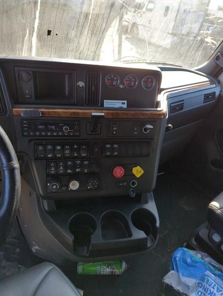 2022 International LT625 3HSDZAPR2NN443564