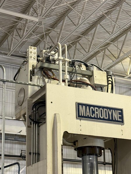 300 TON MACRODYNE MPZ300-2 STRAIGHT SIDE HYDRAULIC PRESS. STOCK # 0431526