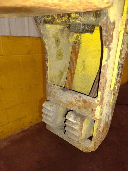 2000 LBS BRADLEY LIFTING POWERED TELESCOPING COIL GRAB LIFTER: STOCK #17883