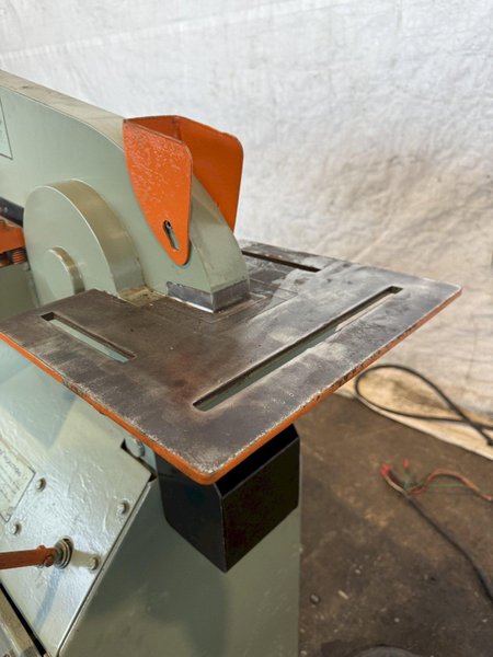 36 TON PIRAHNA P-36 IRON WORKER. STOCK #0889325