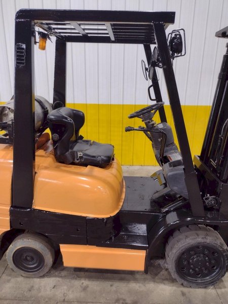 4,700 LBS TOYOTA MODEL #42-6FGCU25 LP GAS FORKLIFT: STOCK #23743