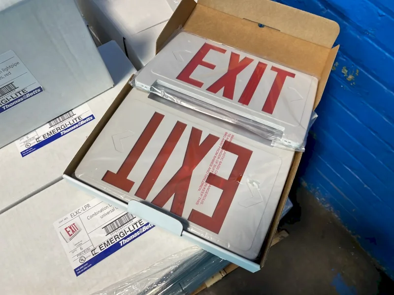 THOMAS &amp; BETTS EMERGI-LITE COMBINATION LED EXIT SIGN AND EMERGENCY LIGHT  -  ELXC-LPR