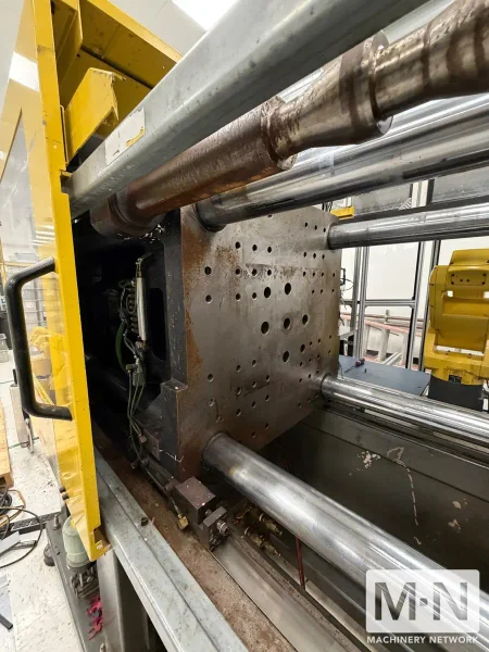 110 TON 4.87 OZ MILACRON MODEL ROBOSHOT SiB-110 INJECTION MOLDING MACHINE MFG 2005