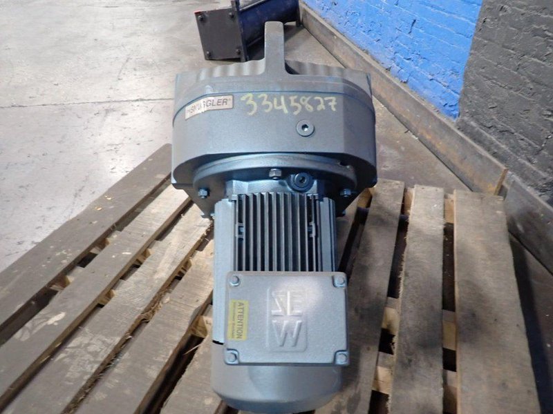 SEW-EURODRIVE 7.5 HP GEAR DRIVE