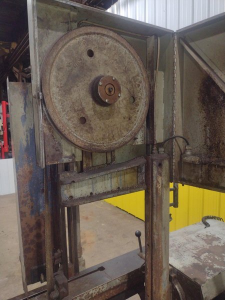 18" X 20" ARMSTRONG MARVEL SERIES 8 MARK 1 VERTICAL BAND SAW: STOCK #11225