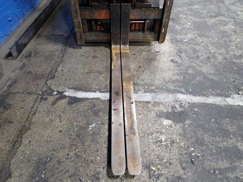 Nissan 4500 Lbs Propane Forklift - Cph02a25v