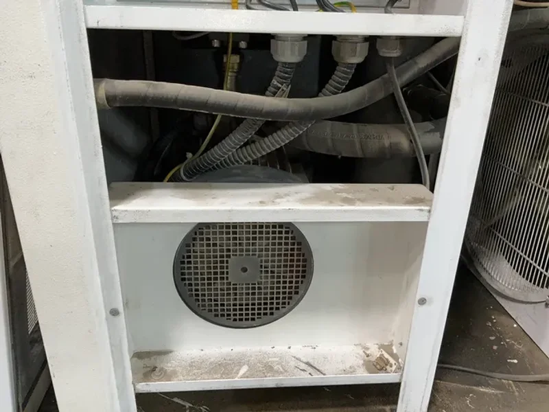UNITED STATES AIR COMPRESSOR 25 HP AIR COMPRESSOR  -  TIDY-25