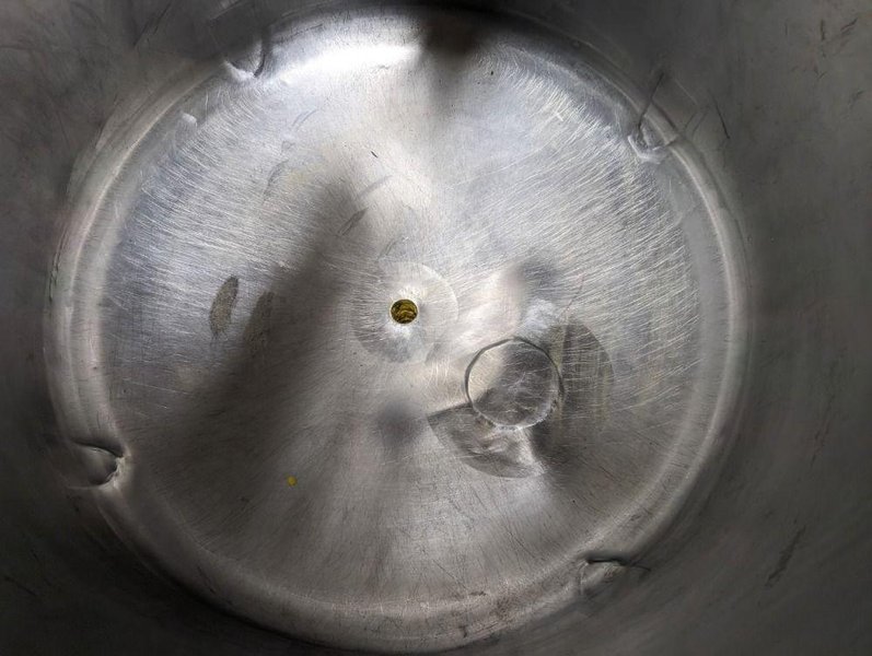 200 GALLON STAINLESS STEEL TANK