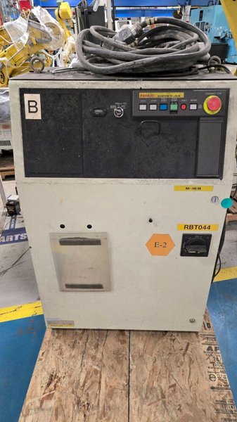 FANUC M-16IB/20 + R-J3IB ROBOT ARM AND CONTROL PANEL USED