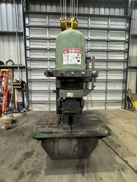 200 TON PACIFIC MODEL #200PF PRESSFORMER HYDRAULIC PRESS: STOCK #19201