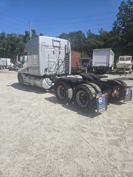 2019 FREIGHTLINER CASCADIA 126 KS7785