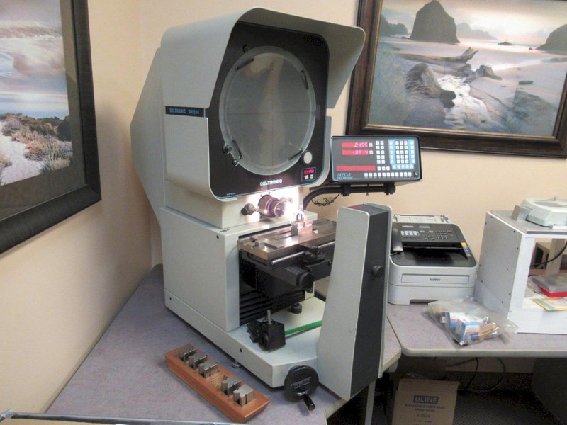 Deltronics DH214-MP 14" Optical Comparator with MPC-5 2-Axis DRO, LED Screen Angle Display, Surface &amp; Profile Illumination- Auction Item