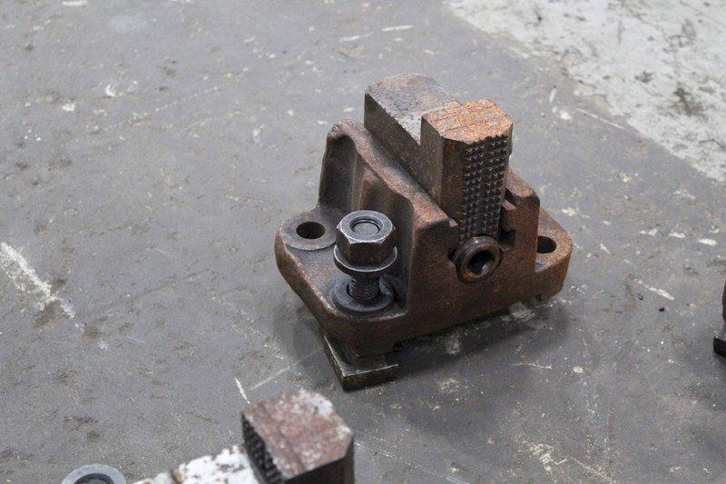 5&#039; X 2&#039; CHUCK JAWS: STOCK 72354