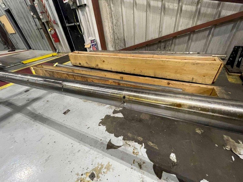 Used, 107&quot; x 3-5/8&quot; Diameter Grooving Bar