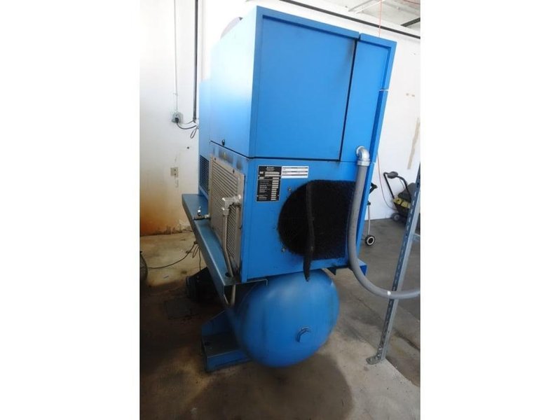 20 HP COMPAIR MODEL #LFR2A ROTARY SCREW AIR COMPRESSOR WITH DRYER: YOBRO #25816