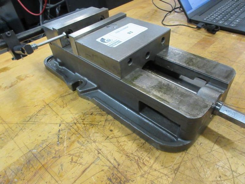 Kurt D675 6&quot; Machine Vise with Hard Jaws and Back Stop- Auction Item