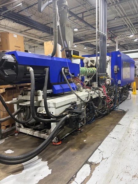 650 Ton 89.6 oz Shot Size Van Dorn 650HT-4300 Injection Molding Machine, 2006