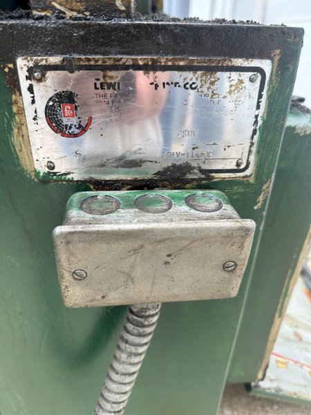 Lewis Machine Co 2SHV Straightening &amp; Cutting Machine