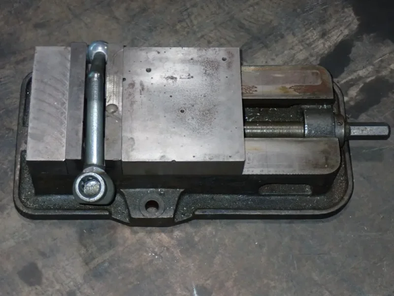 KURT 6" VISE
