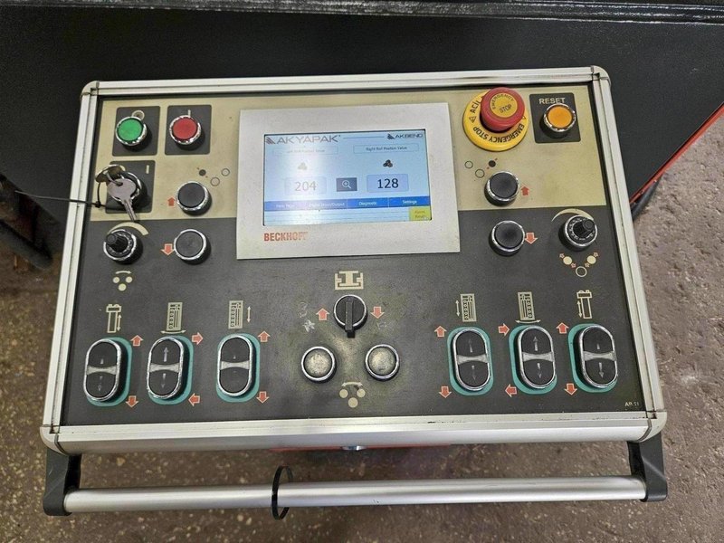 5/8" x 6" x 6" Akyapak Angle Bending Roll Model APK180