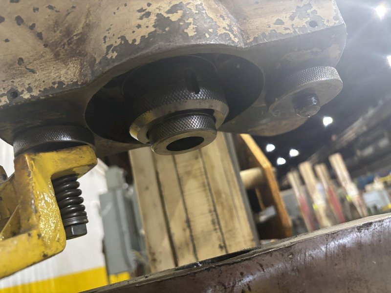 70 TON GEKA MODEL #HYDRCROP HYD-70 HYDRAULIC IRONWORKER: STOCK #22762