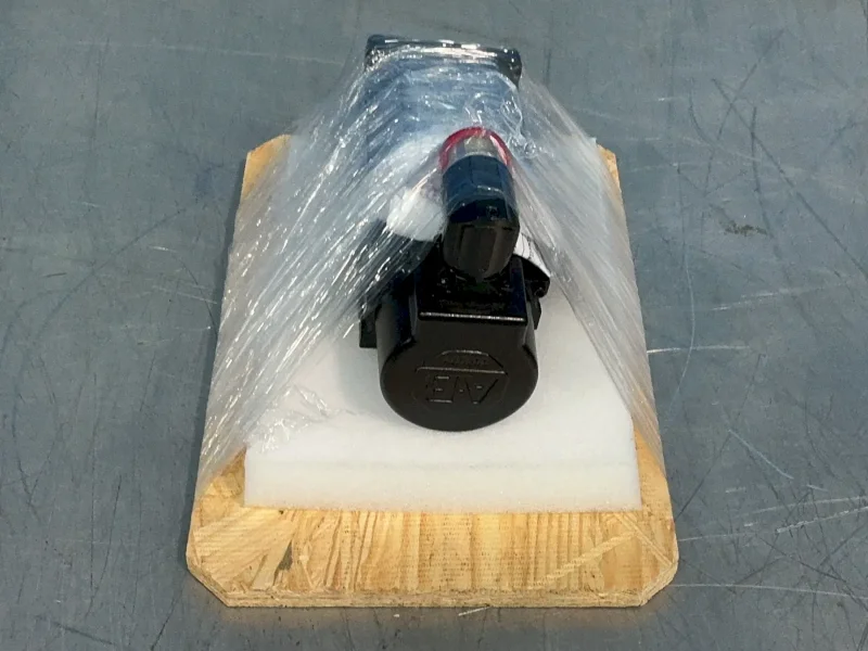 ALLEN-BRADLEY 4000RPM 1.07HP KINETIX VP LOW INERTIA SERVO MOTOR  -  VPL-A0753E-PJ12AA